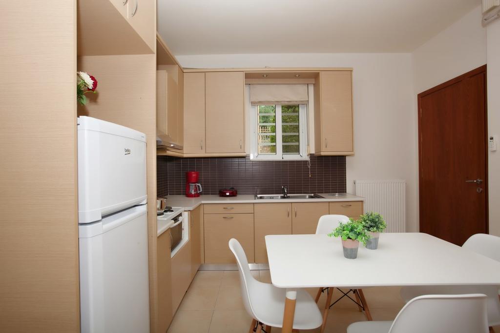 Petra Thea Apartment Kalamáta Eksteriør bilde